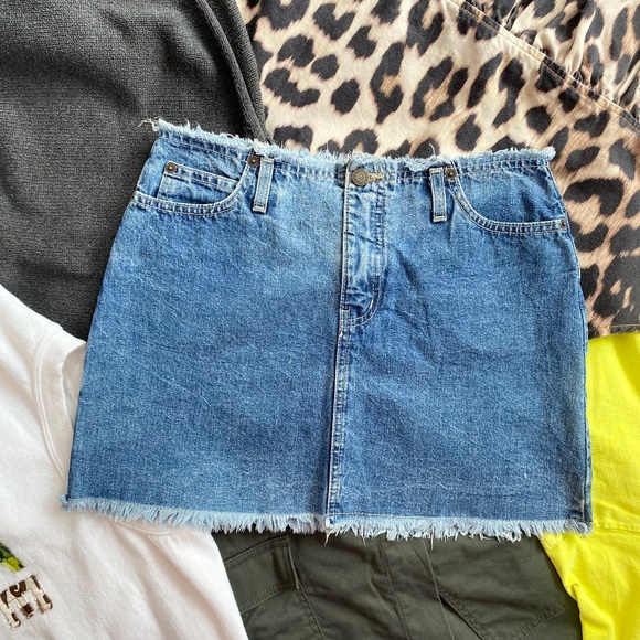Vintage cobra frayed hem denim mini skirt - Picture 1 of 5